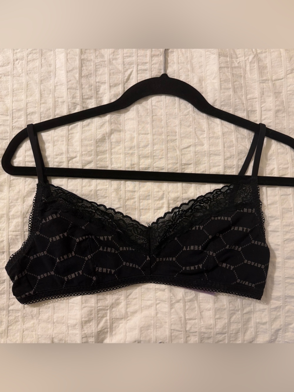 Savage X Fenty Black Lace Wireless Bralette Medium